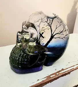 Resin skull, shaker skull, halloween decor, skull snow globe, liquid resin skull, snow globe skull, skull decor, table decor, home decor,