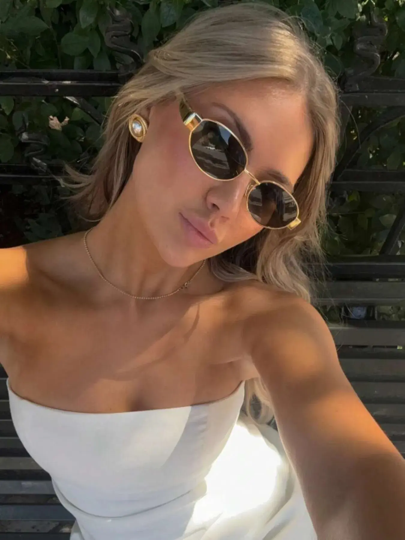 Elegant Women's Metal Frame Vintage Designer Oval Sunglasses, Fashion Style, All-Season Accessory, Casual Wear, Trendy Vintage Sunglasses, Fashionable Frames Sunglasses, Trendy Styling Sunglasses
