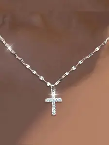 Elegant Exquisite Chic Women's Lip Cubic Zirconia Necklace with Cross with Pendant Blingbling, Cuban Cross Necklace, Suitable for Party, Vacation, Daily Matching, Gifting, Christmas, Thanksgiving, Suitable for Both Men and Women