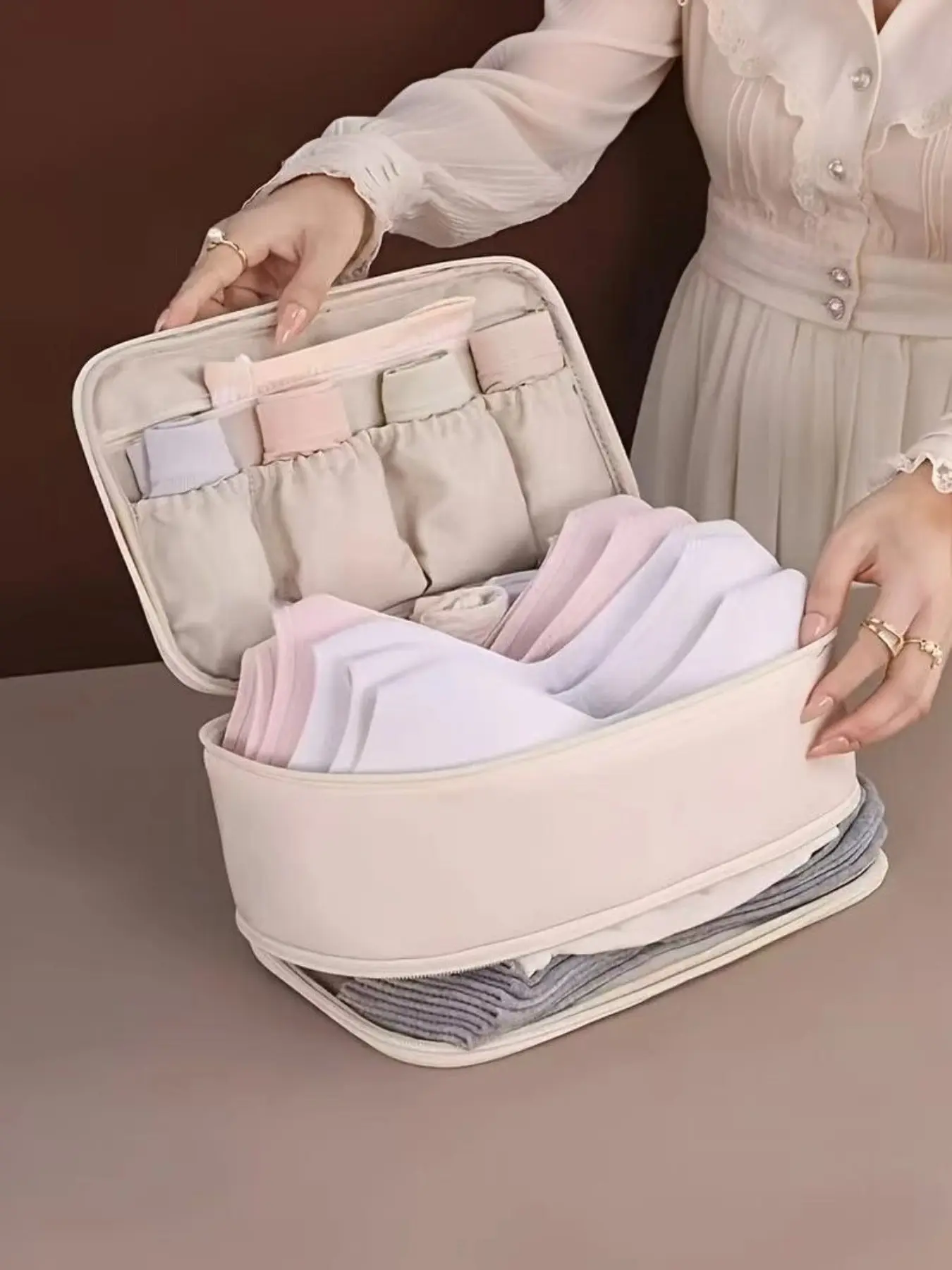 Double Layer Underwear Storage Bag, Durable Nylon Material, Multi-Compartment Design, Suitable for Bras, Pants, Socks, Portable, Lightweight and Hand Washable, Travel Organizer Bag, Travel Necessities