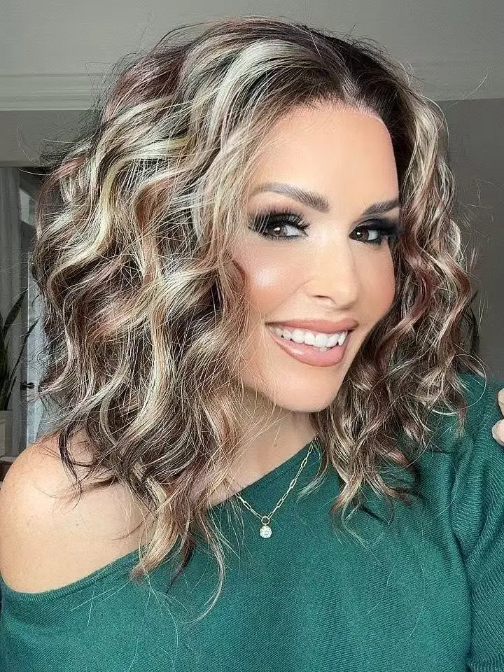 IMstyle Fauna Calico Caprese Reddish & Tea Black Platium Blonde Highlight Short Wavy Curly Hairstyle Free Parting Glueless 13*4 Lace Front Wigs Heat Friendly Synthetic Wig for Women Daily Wear