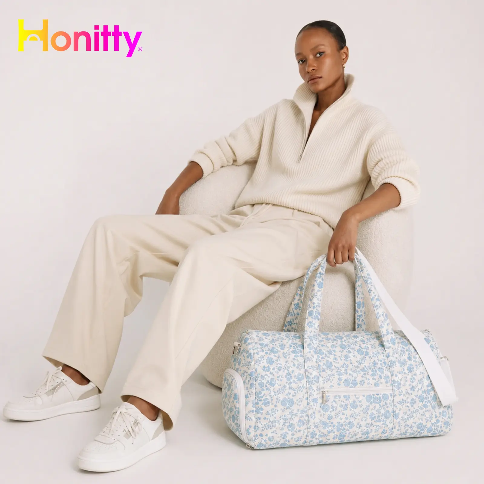 HONITTY Polyester Gym Duffel Bag - Vented Shoe Compartment, Large Capacity, Sporty Chic Pocket Design, Secure Tail Bag, Over-Shoulder Carry-On Personal Item Luggage, Floral Print Gifts for Women for Dance