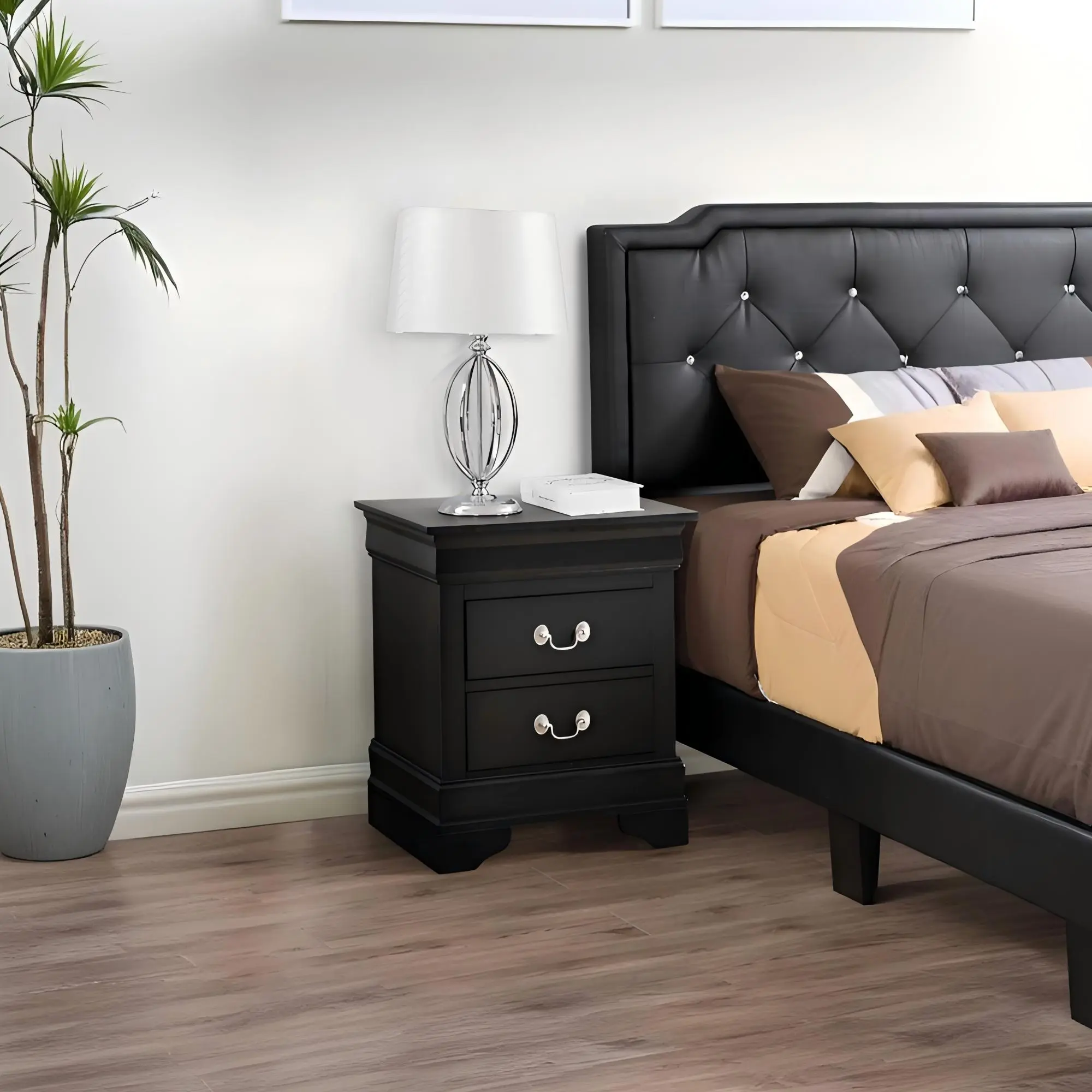 Traditional Nightstand in Elegant Black Finish – Single Bedside Table