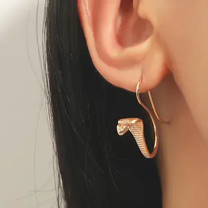 [Limited time event] Snake earrings personality exaggerated fashion single animal earrings