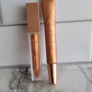 "CinnaBonz" Lip Gloss