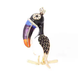 Animal Pins Collection - Elegant Bird Brooch with Enamel and Rhinestones, Perfect for Accessories and Gifts