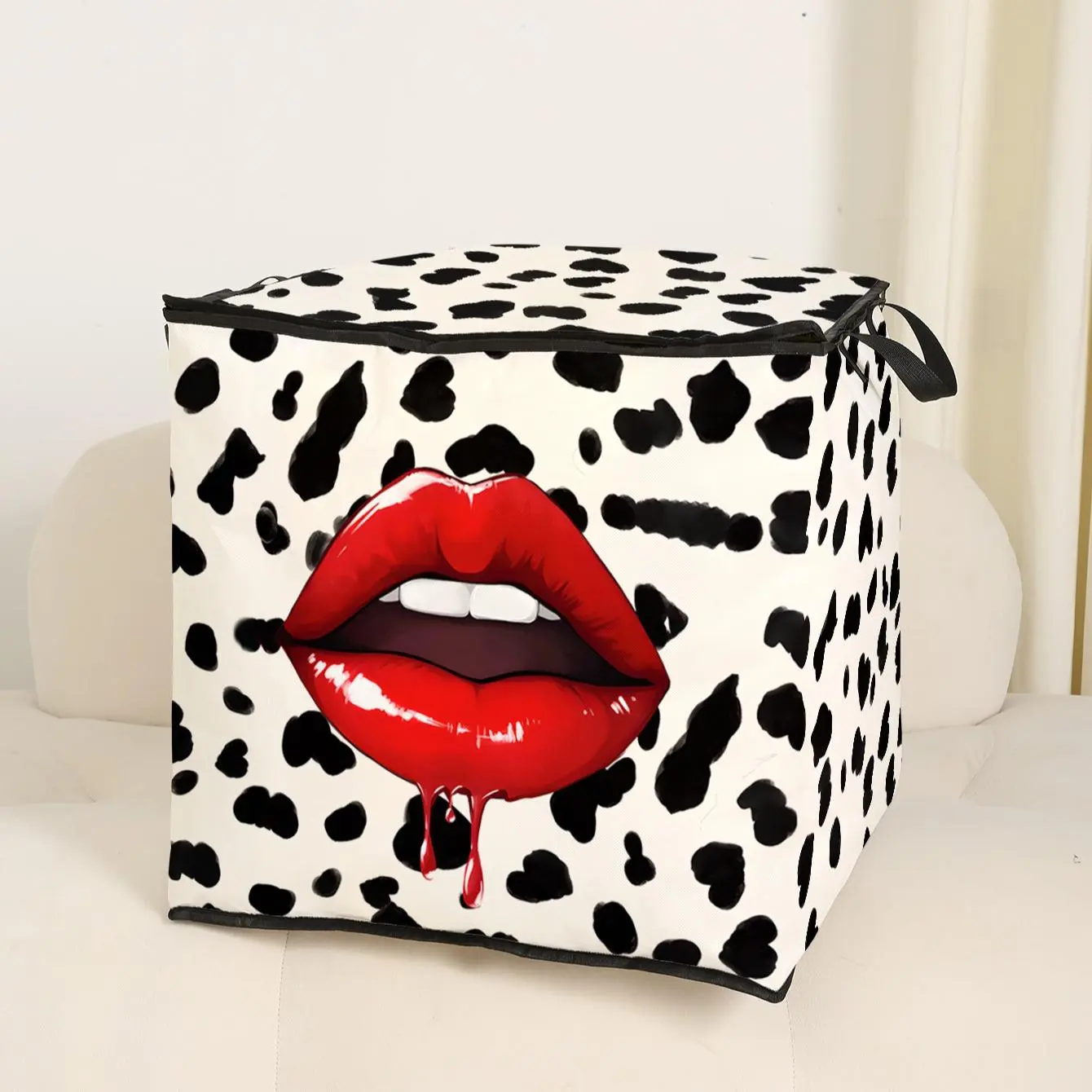 1 red lip printed quilt organizer, Versatile storage, child bedding organizer, durable material, with easy to carry handle, suitable for family use, perfect for storing blankets and toys, Space Saving Bags, Storage Tote