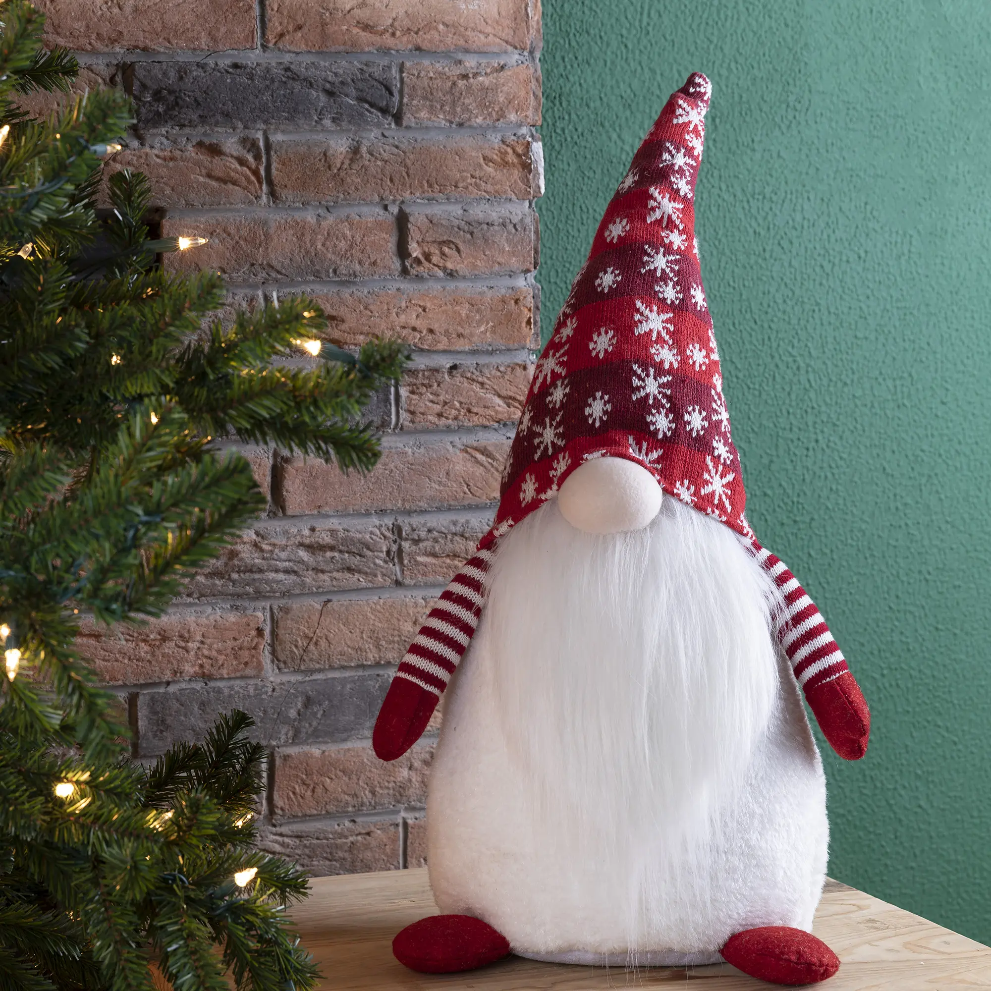 Glitzhome 25.5"H Fabric Christmas Gnome Standing Decor with Hat, Festive Home & Party Ornament