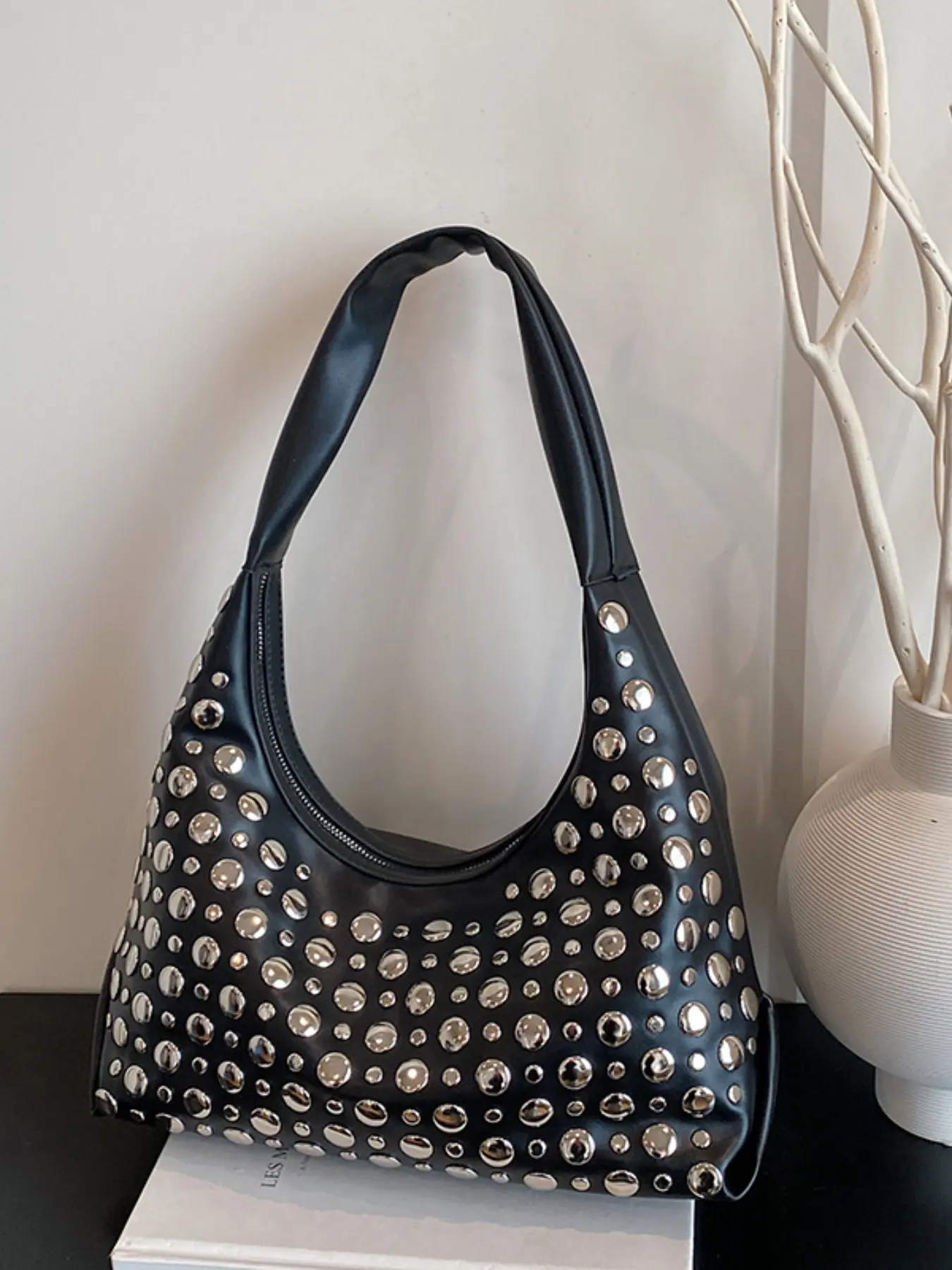 Trendy PU Shoulder Clutch Bag with Studded Detail, Large Capacity Crossbody Tote Bag for Daily Commute, Daily Commuter Bag, Unique Fashion for Every Occasion