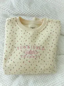 Toasted Cream Roses Embroider Sweatshirt
