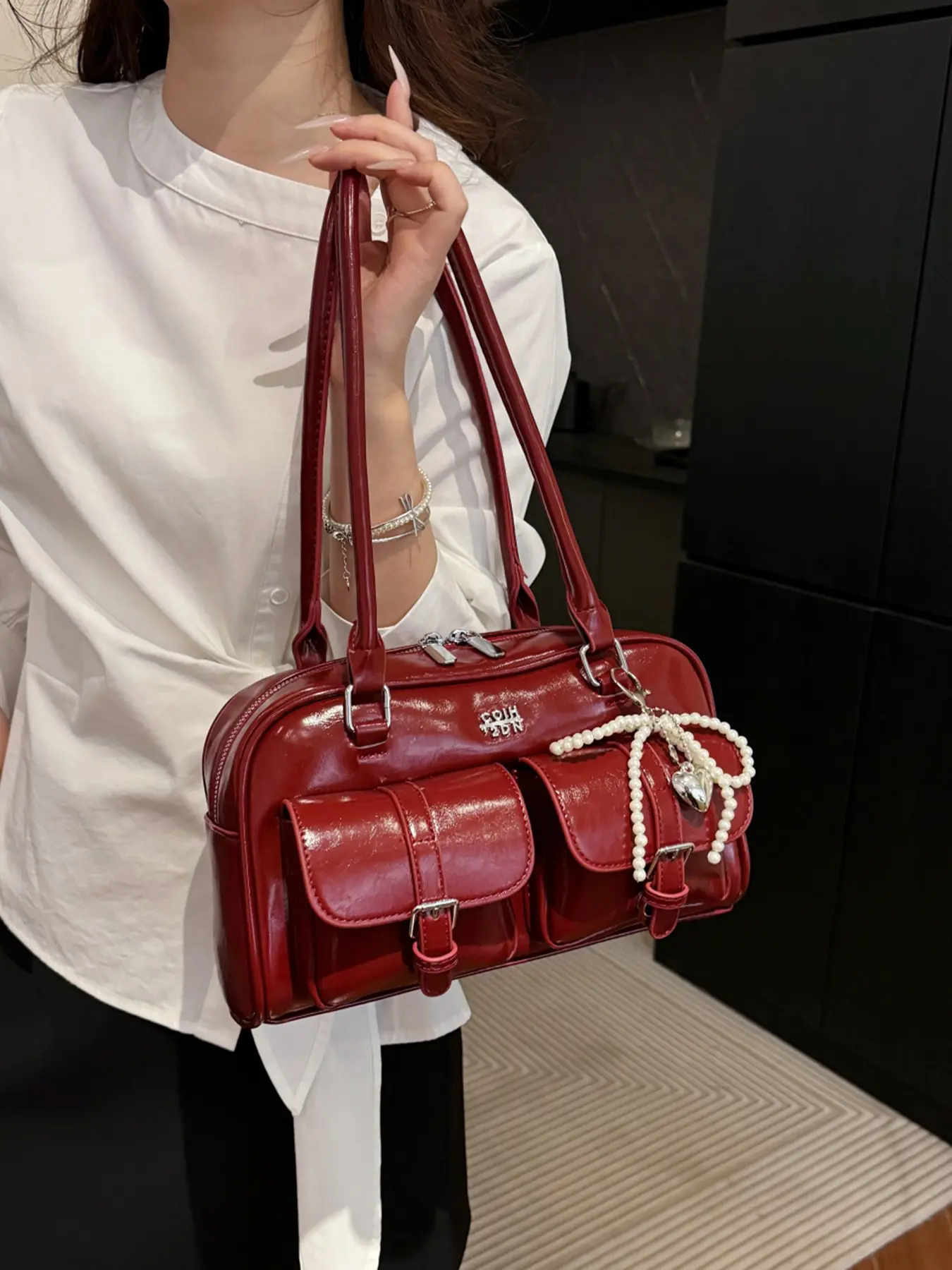 Vintage light luxury handbag, practical texture personalized shoulder bag, Embellished shoulder bag, with outer double pocket design, pearl bow and heart pendant decoration, suitable for dates and parties, Crossbody shoulder bags, PU Tote Satchel