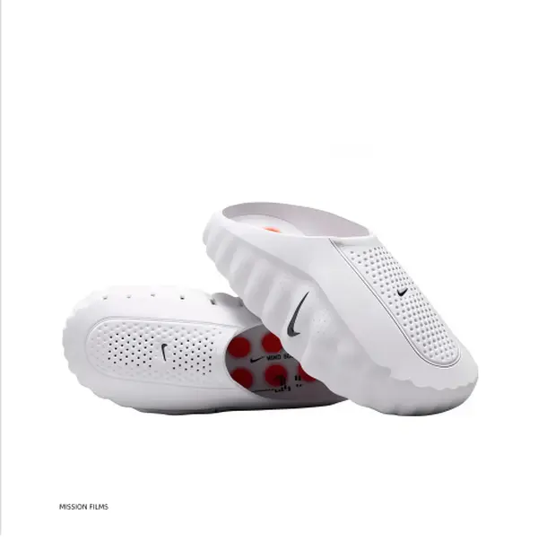 Unisex White Breathable Hollow Platform Clogs, Cushioned Insole, Wear Resistant Non Slip Wave Sole, Lightweight Slip On Mule Sandals For Camping, Shower And Daily Casual Wear