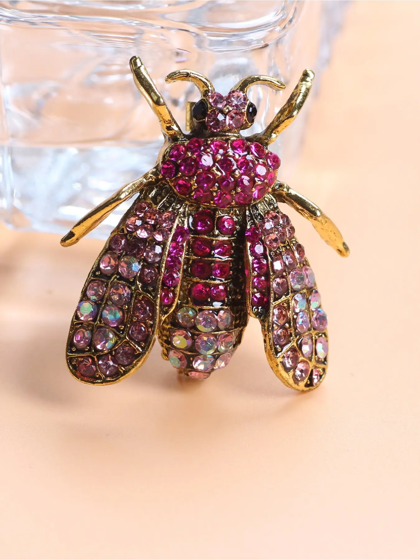 Retro colorful insect pink rhinestone bee brooch suitable for suits and holiday gifts Bling Stylish Accessory Fashion Accessory Alloy Brooch Pin