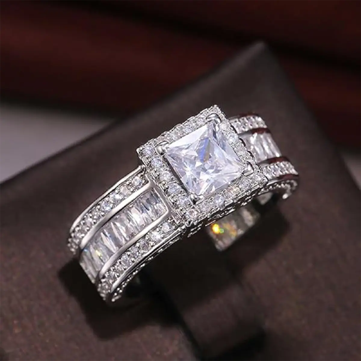 Sparkling square ring, women's engagement/proposal ring, cubic zirconia, thick princess-shaped halo ring