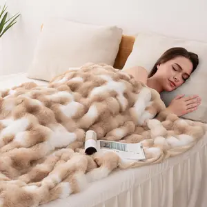 ORHOPUI Faux Rabbit Fur Queen Size Blanket - Thick Warm Winter Bed Blanket,Anxiety Relief Blanket ， Soft Fluffy Cozy Decorative Throw，Weighted Faux Fur Blanket ， for Living Room & Bedroom, Heavy Furry Luxury Blanket Ideal as Gift，Insomnia Relief
