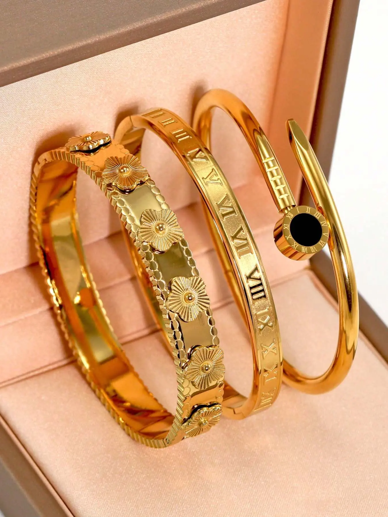 3-piece set of 304 stainless steel floral bracelets, Bracelet Sets, suitable for women's daily wear, classic floral and Roman numeral rivet design, waterproof, European and American style, casual wedding party Valentine's Day gift