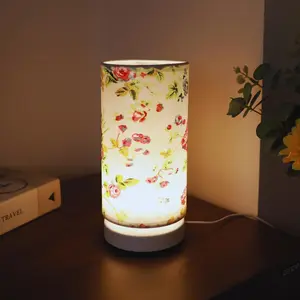 Floral Pattern LED Table Lamp, USB Rechargeable LED Night Light, Creative Ambient Light for Home Bedroom, Living Room, Office, Desk, Flower Design Lamp, Home Decor Lighting