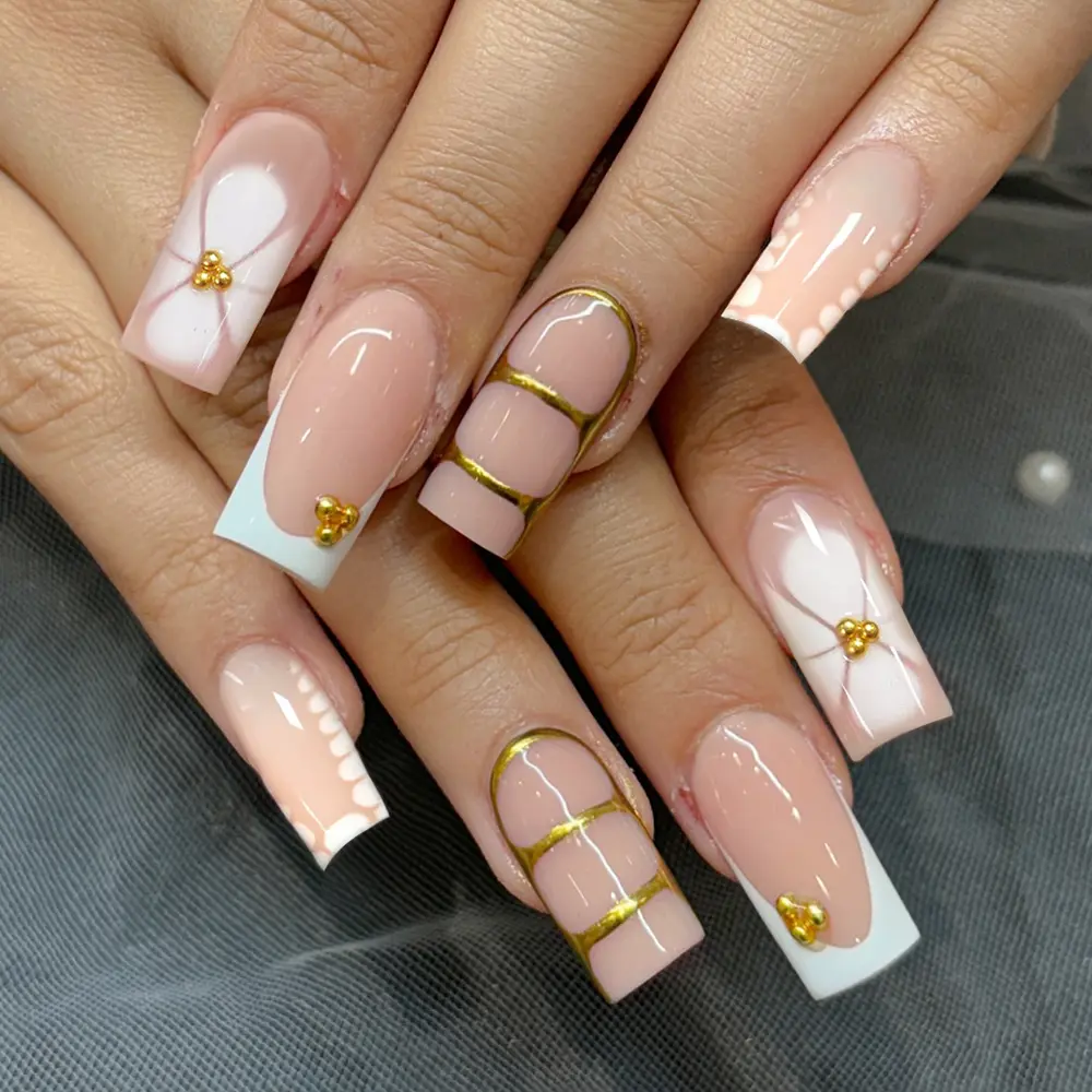 24pcs Medium Square Press-On Nails, Decorative Nails, Pale French Style, Petal & Leopard Print Design, Glossy Finish, Easy Wear Acrylic False Nails Set, Glossy Fake Nails, Press On Sets