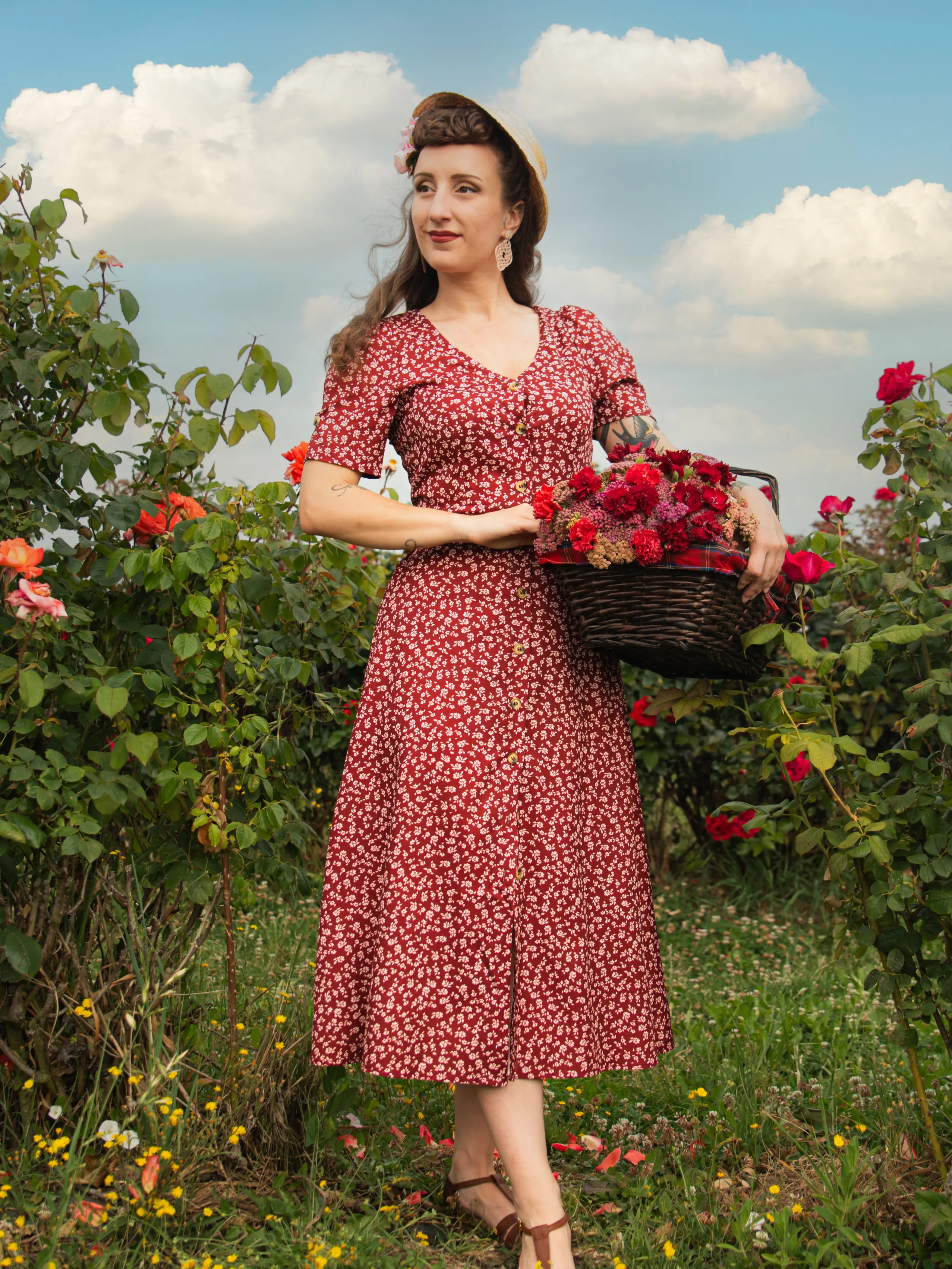 RETRO STAGE Women's 1940s Vintage Microfloral Boho Style Outfit V-Neck Short-Sleeve Button-Up Below-the-Knee Midi Dress with Belt, 100% Polyester Casual Dresses, Casual Wear, Do Not Bleach BackToSchool Sohochic Fall Dresses Fall outfits Fall fashion