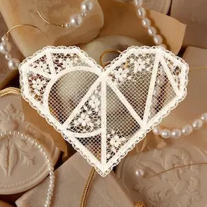 Caitlyn Minimalist shop logo