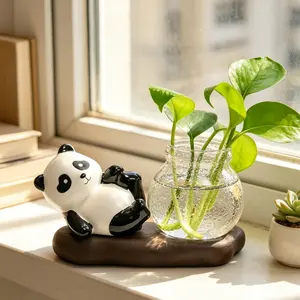Panda Hydroponic Ornament: A charming desktop accent featuring easy assembly. Perfect for desks and windowsills, it is an ideal choice for hotels and guesthouses, adding a splash of color to any festive occasion.
