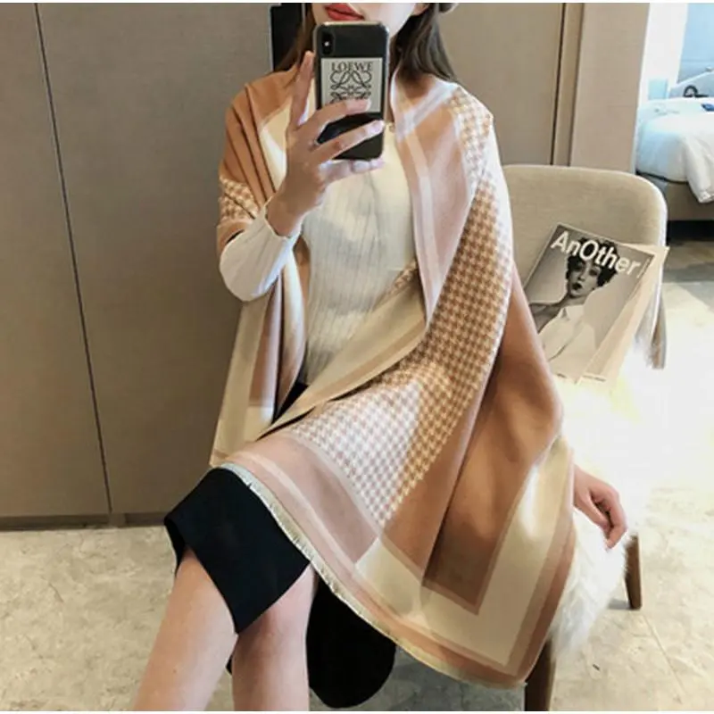 Thousand Bird Grid H Khaki