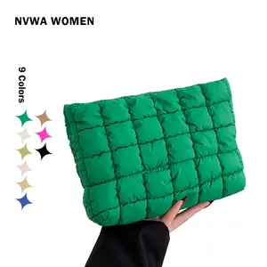 Solid color quilted design clutch bag, large capacity zipper travel storage bag, women's portable travel storage bag, back to school season, suitable for daily commuting and travel, school portable bag