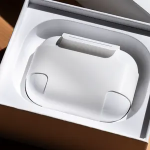 Bluetooth Earbuds with Active Noise Cancellation Adaptive Audio, USB-C Charging Case, Long Battery Life, Automatic Intelligent Matching Compatible with All Systems, Suitable for Listening to Music and Watching Movies