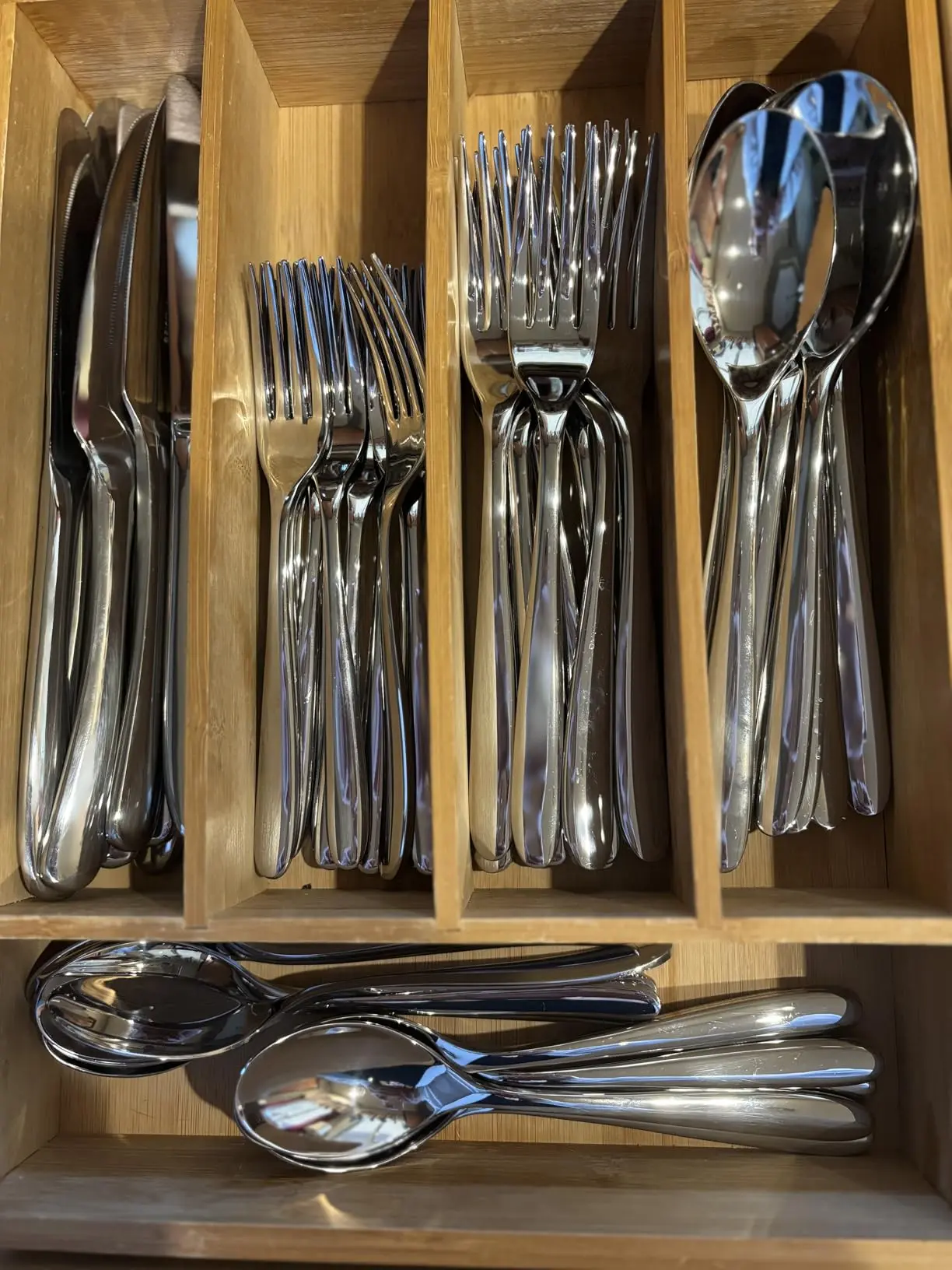 40 Piece Silverware Set for 8, Heavy Duty Stainless Steel Flatware Utensils Cutlery Set Including Steak Knife Fork and Spoon, Dishwasher Safe Gift Package for Wedding Housewarming