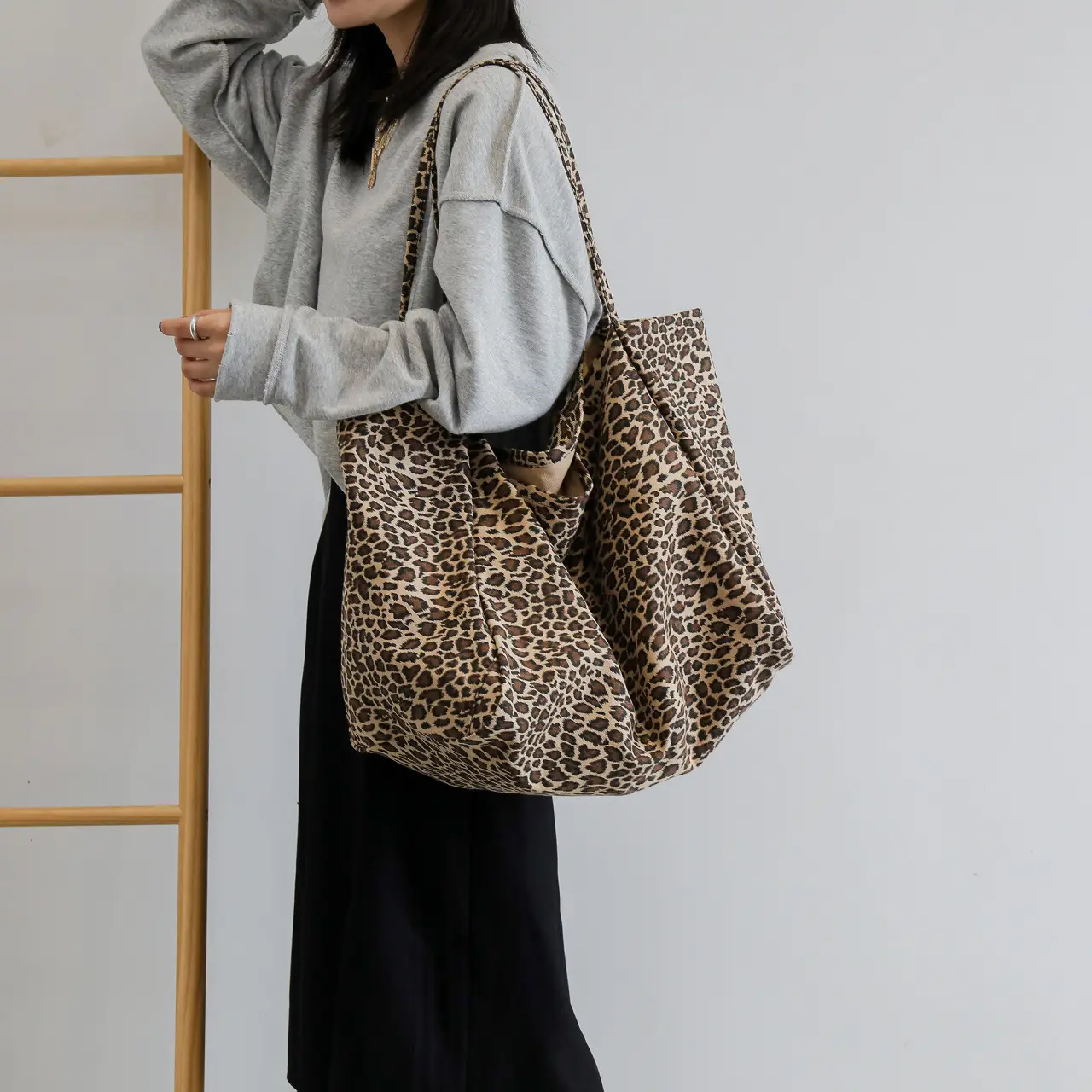 Women's Leopard Pattern Tote Bag, Large Capacity Shoulder Bag for Daily Use, Trendy Versatile High-quality Daily Commuting Bag, Girl Fashionable Shopping Bag, Leopard Print Tote, Fashionable Bags