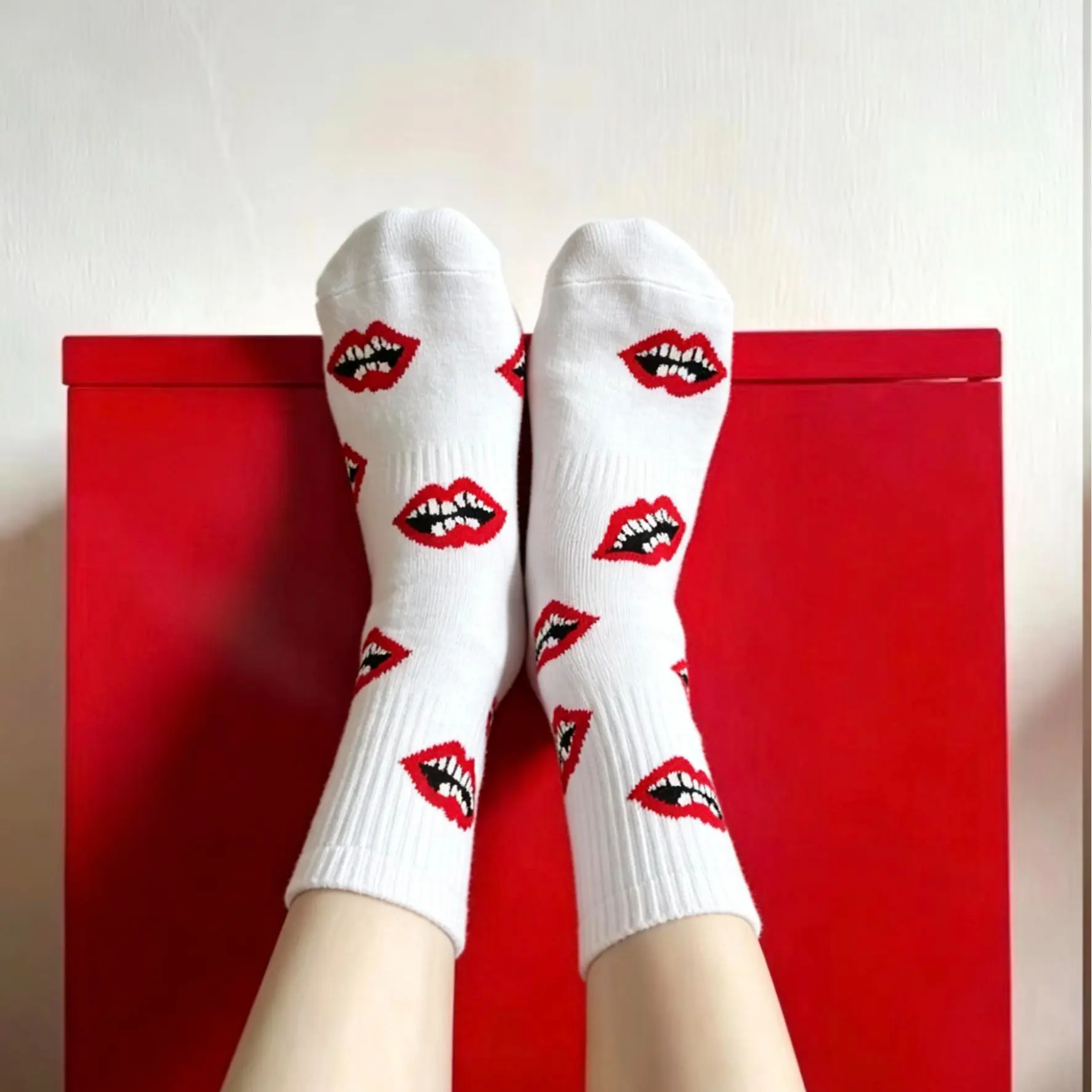 Men's Over-the-Calf Casual Comfy Socks - All-Seasons Menswear, Breathable Striped, Bright Cartoon Red Lip Character Design, Deodorant, Cold Wash Safe, Street-Style Edge for Streetwear Outfits