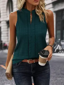 A women's dark green stand-up collar Chic Casual Sleeveless textured top, commuting casual style loose slimming vest shirt, Elegant Comfy Cami, suitable for daily commuting, coffee shop visit, shopping and other wear.