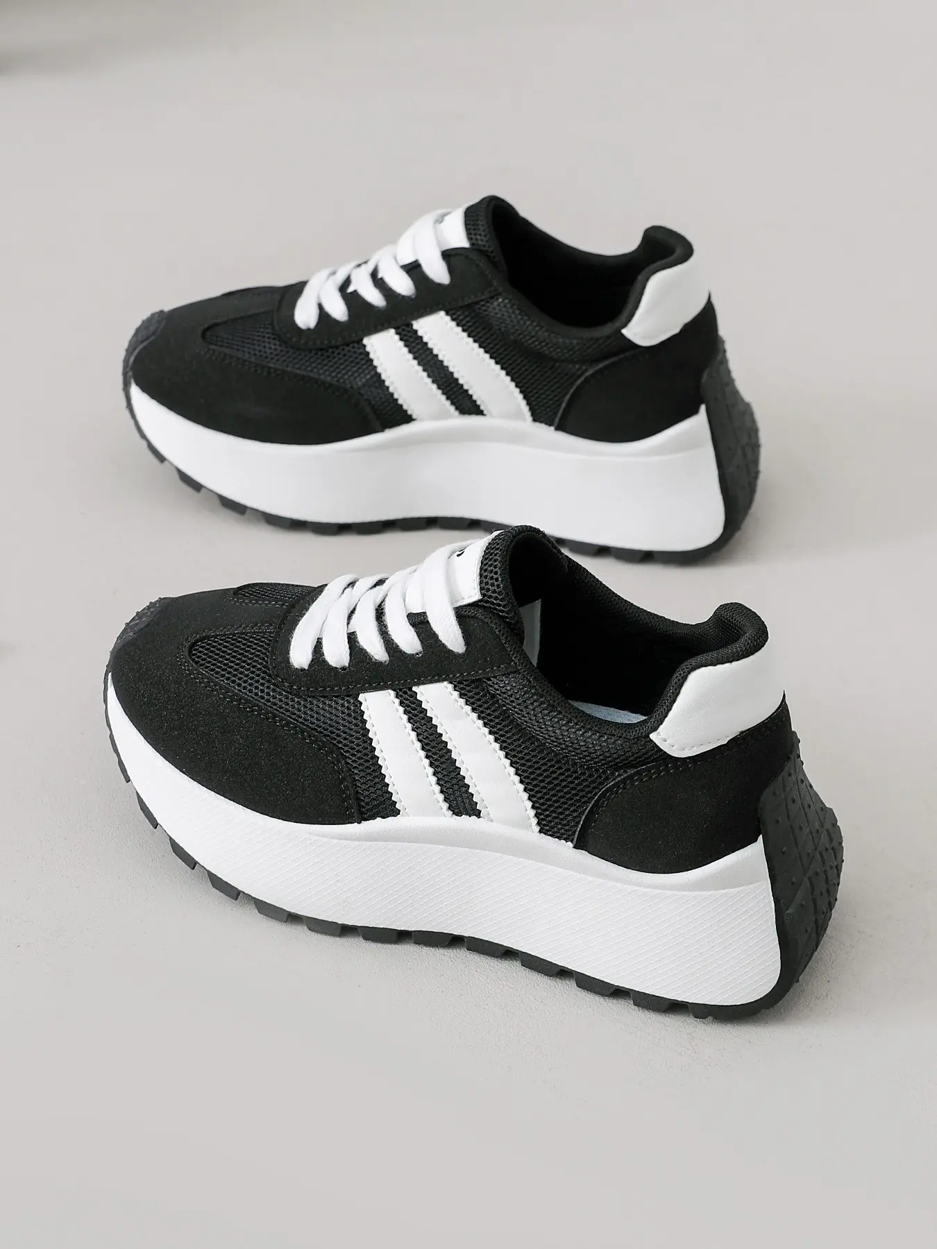 Women's Casual Sports Shoes, Breathable Mesh, Height-Increasing Thick Sole, Comfortable Party Shoes, Perfect for Short Women, Lace Up Sneaker, Thick Soled Sneakers