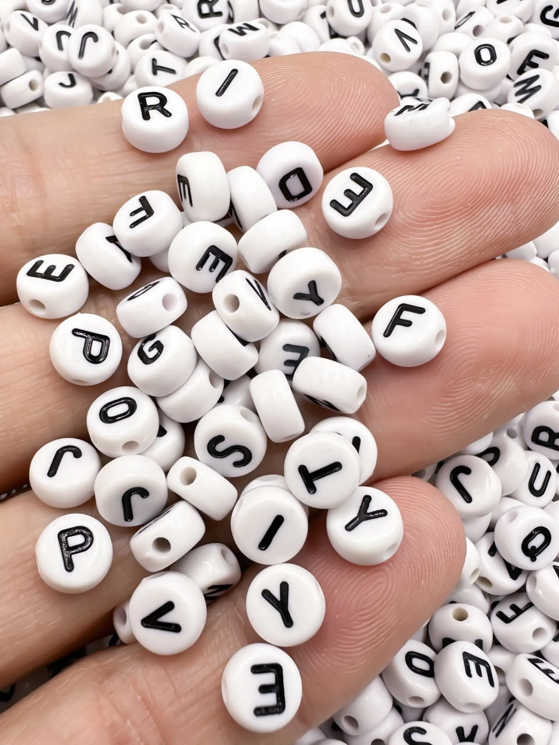 Customizable Letter Bead Set for Jewelry Making 100/200/500 Pieces, DIY Mix Beads, Diy Beads Assortment, DIY Beading Accessories, Beading Supplies, Perfect Artisan Craft Materials for Name Bracelets & Necklaces, Ideal for Women