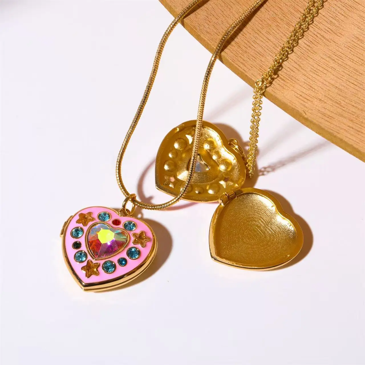 Y2K Dopamine Heart Shaped Locket Necklace Openable Photo Locket Pendant 18K Gold Plated Rainbow Cubic Zirconia Memory Keepsake Locket Fashion Jewelry For Women Anniversary Birthday Gift For Lover Friend Family