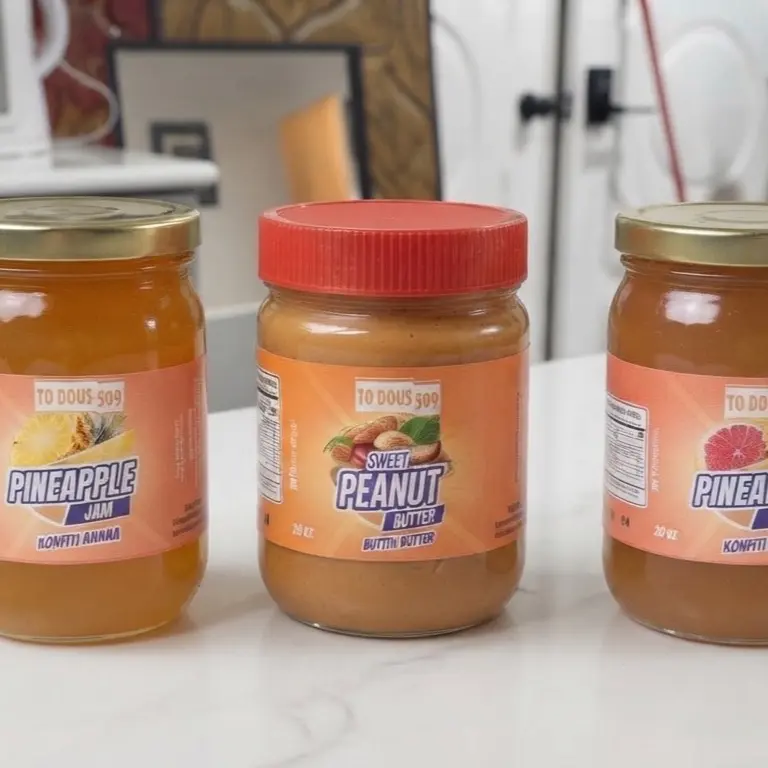 1 mamba ayisyen-1 kinfitu chadek, 1 anana- 3 jars.