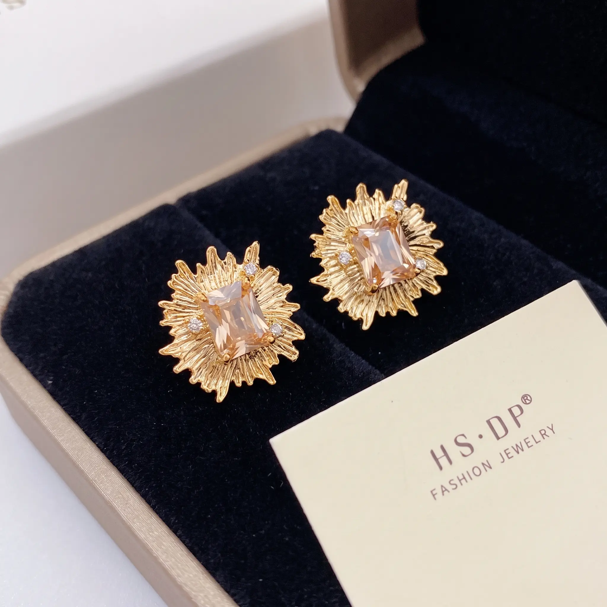 Sunburst Square Stone Stud Earrings Gold Tone for Women, Vintage Radiant Metal Frame Stud Earrings All-match Daily Clothing Decor Elegant Accessory, Perfect Birthday Holiday Gift