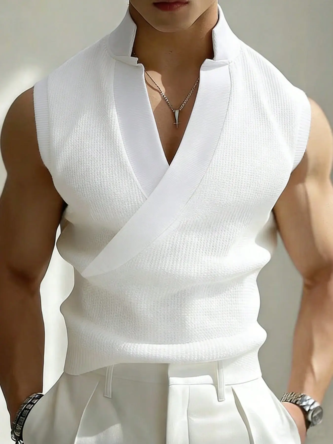 Men's white vest, one-piece design, loose fit, suitable for work commutes, basic style, Casual, versatile for everyday wear, can be worn as an inner layer or on its own, mature and well-fitting