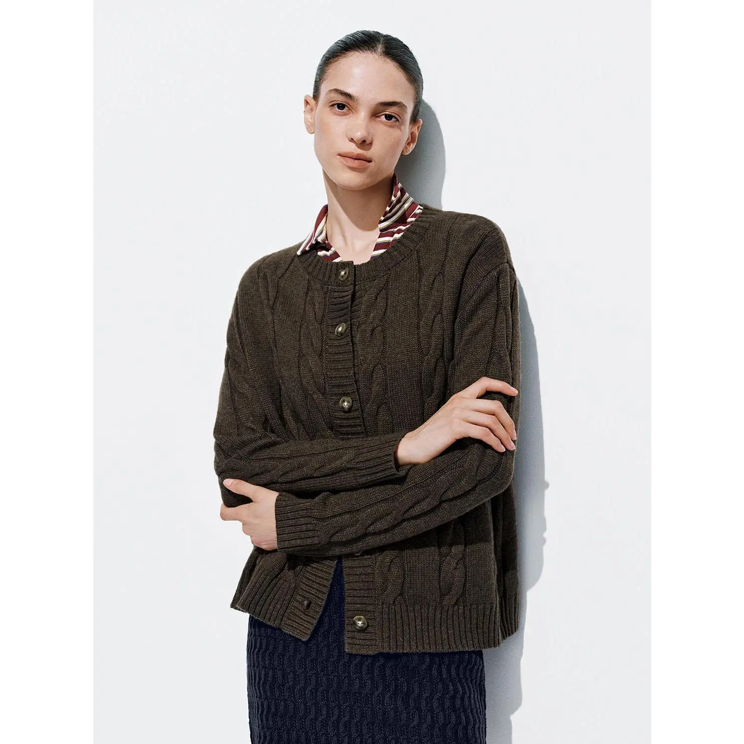 Women's Shimmer Plaid Cardigan - Fitted V-Neck Long-Sleeve Button-Up Knitwear in a Wool-Polyamide Blend, Fabric