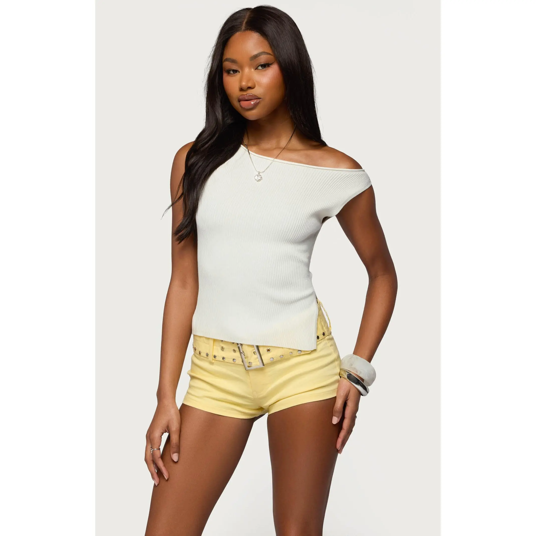 Edikted Women's Myrah Asymmetric Off Shoulder Ribbed Knit Top