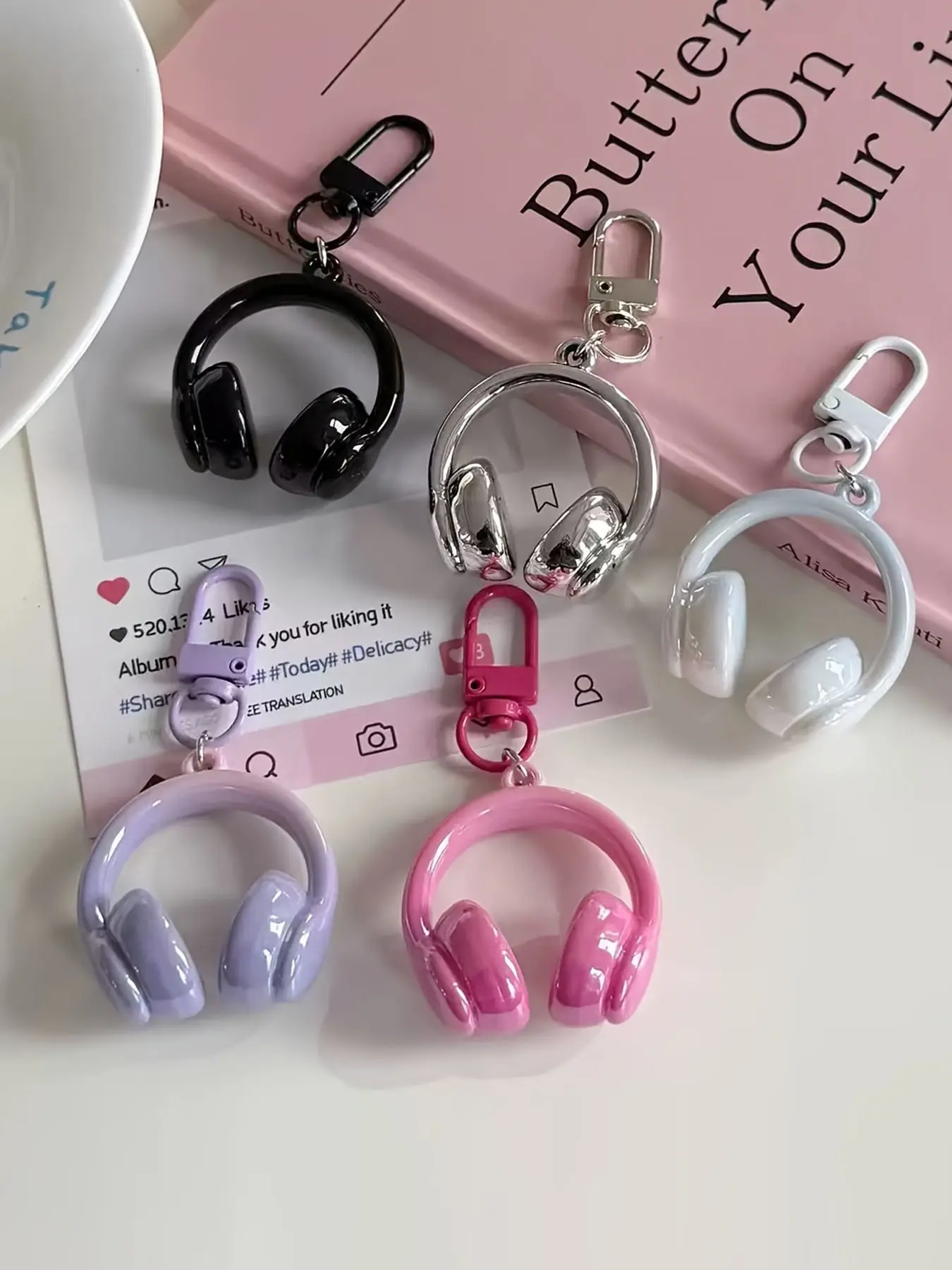 [Cool 3D Headphone Keychain] 1/20pcs Three-dimensional Headphone Keychain, Keychain for Bags | Minimalist Cool, Fashionable and Elegant Creative Cold-Dark Style Schoolbag Pendant