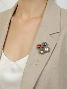 1 light luxury elegant heart-shaped diamond inlaid leaf brooch Lapel Pin, suitable for daily wear, vacation dates and other occasions, and also a surprising exquisite small gift.