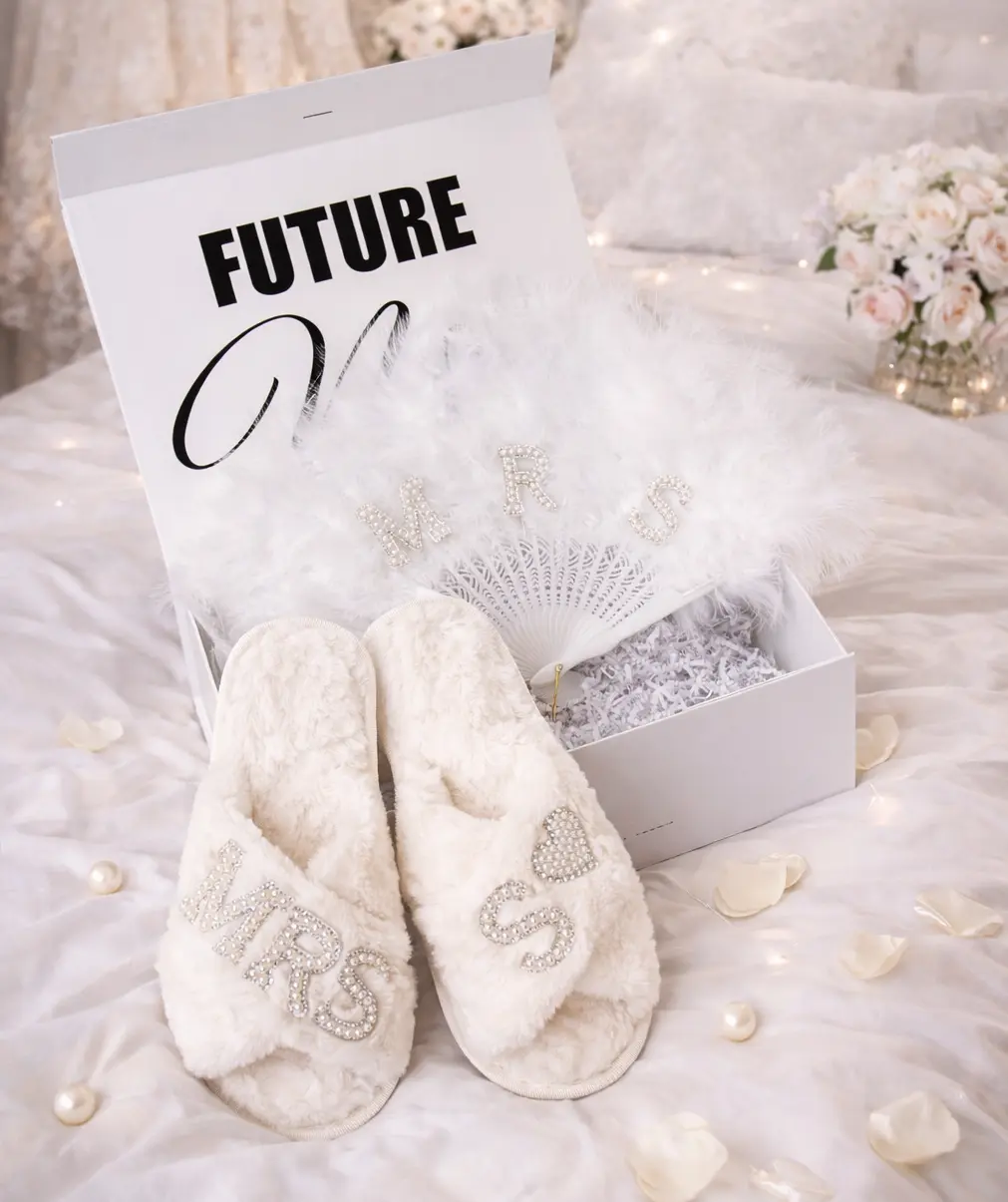 Bridal Personalized Gift Set – Bride Fluffy Slippers & Feather Fan, Custom Wedding Gift Box