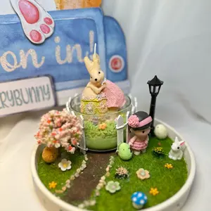 Table decoration with Easter candle