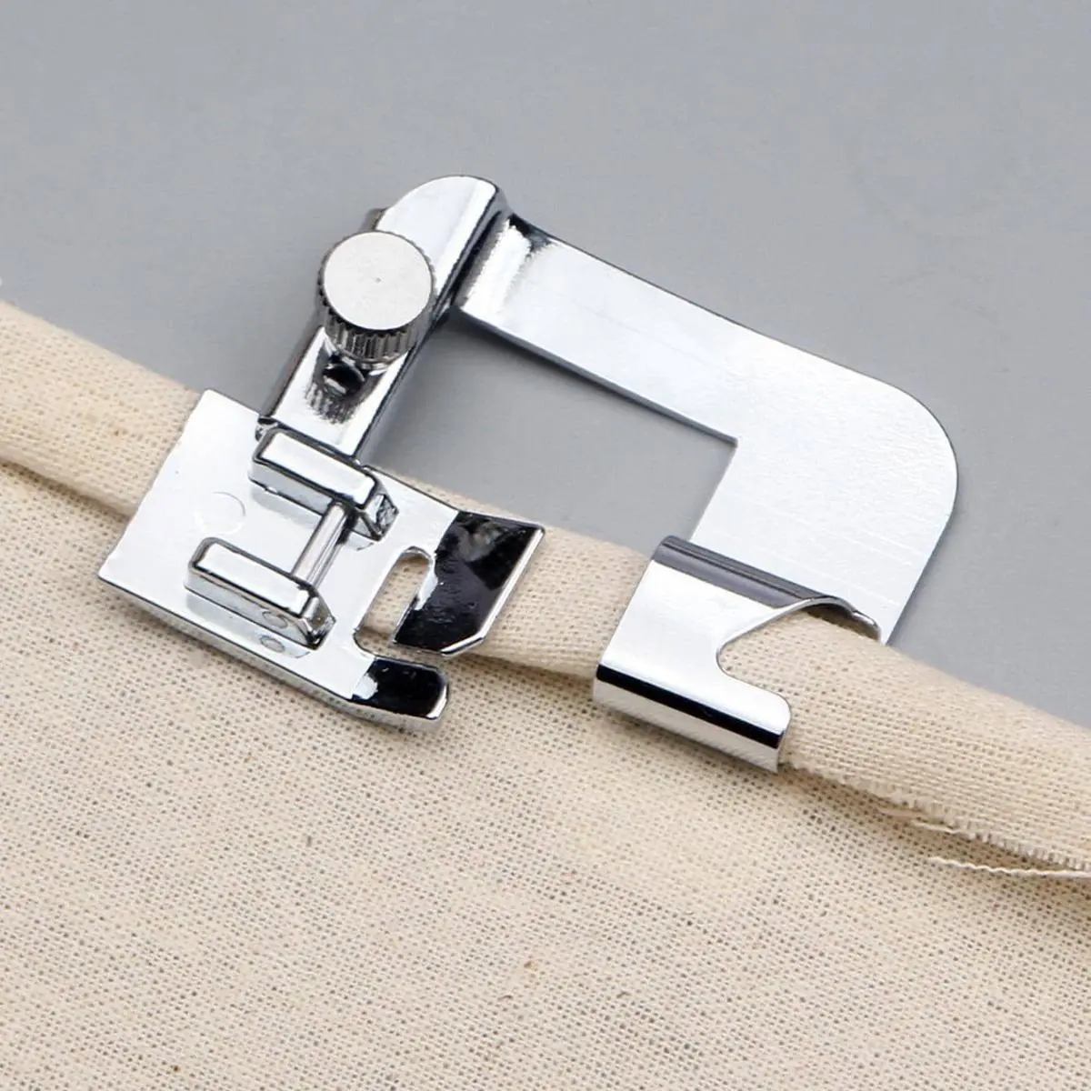Household Sewing Machine Rolled Hem Presser Foot, 1 Count Sewing Machine Accessories, Sewing Tools for Home Use, DIY Sewing Accessories, Sewing & Craft Supplies