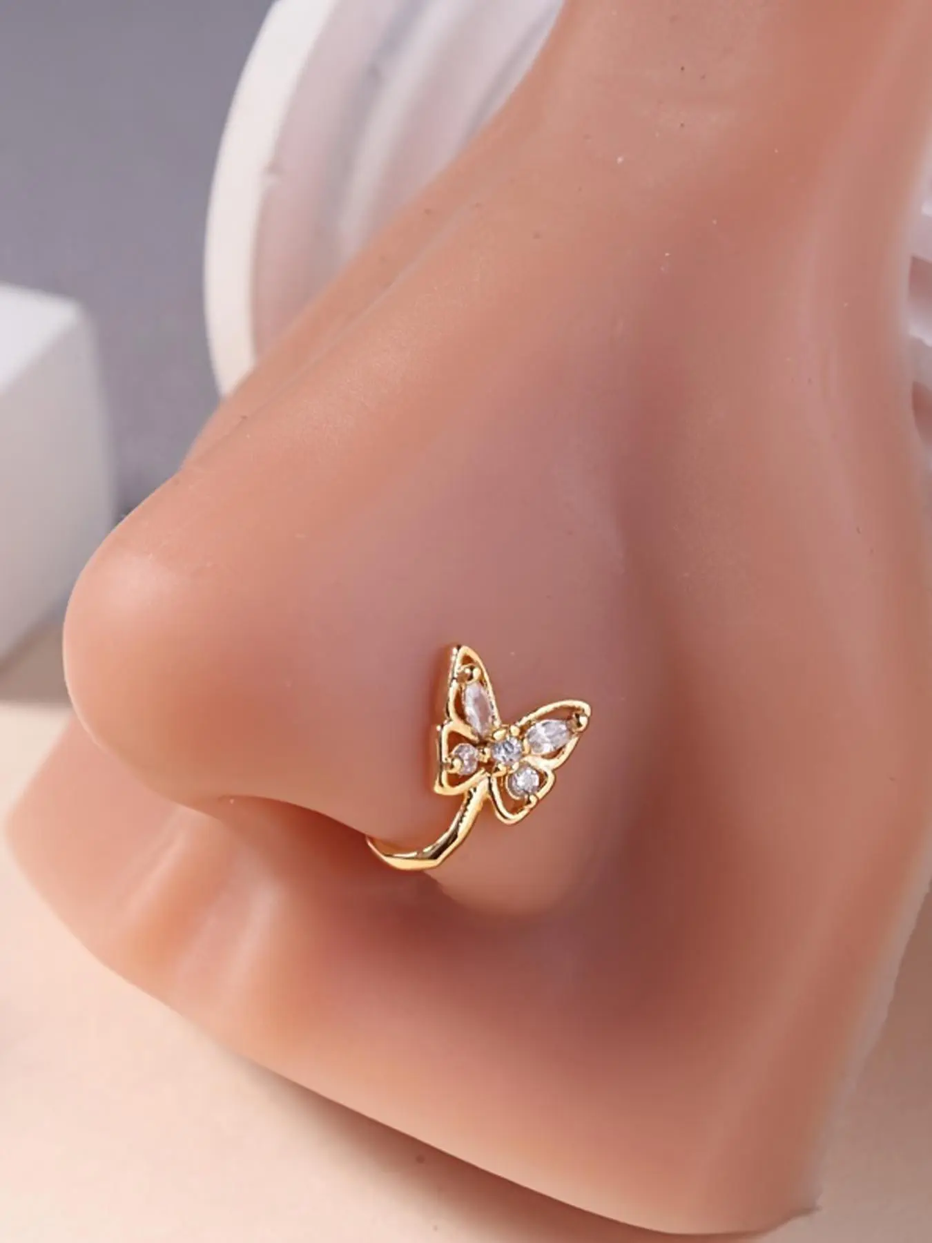 Cute Butterfly Design Fake Nose Ring, Nose Rings Hoops, Fashionable Faux Nose Ring for Women & Girls, Fake Piercing, Body Jewelry for Party, Daily Clothing Decor, Trendy Exquisite Jewelry for Gift