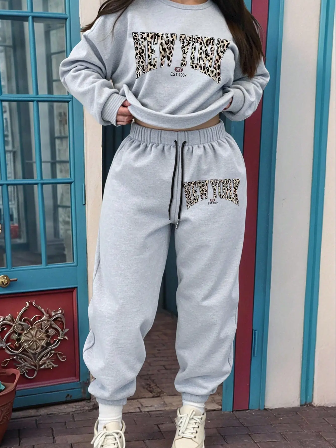 Women's Fall/Winter Two-Piece Set ,Stylish Leopard Print Letter Sweatshirt with Relaxed Fit & Crew Neck + Casual Cuffed Sweatpants ,Comfortable and versatile for home or outdoor wear—a must-have lazy girl set, Loungewear, Fashion, Loose