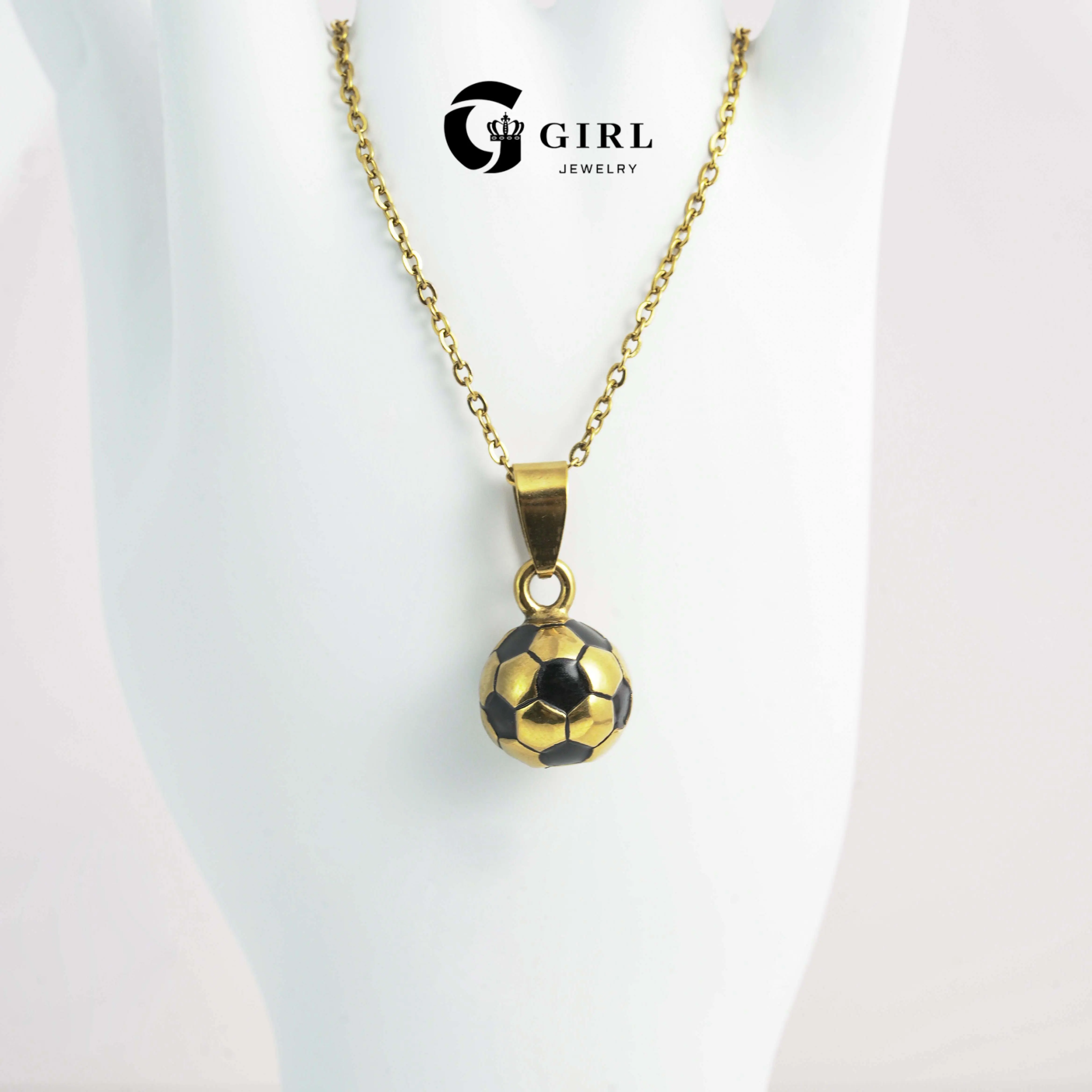 GGIRL Soccer Necklace with Solid Soccer Pendant Unique design made of stainless steel Unisex jewelry sophisticated and trendy A classic and stylish accessory suitable for parties and everyday wear