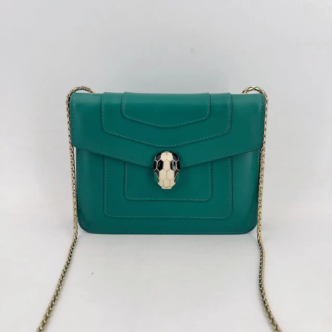 Pre-owned Bvlgari leather Crossbody Bags Green Serpenti Mini Handbag