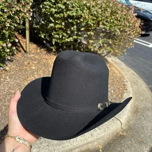 Men hat Los 2 carnales black